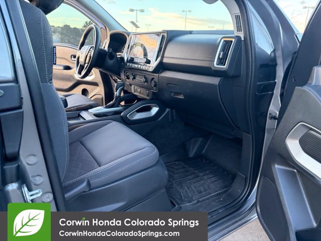 Used 2025 Nissan Frontier SV AWD/4WD image 18