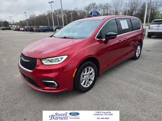 Used 2025 Chrysler Pacifica Select video 1