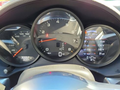 Used 2021 Porsche 718 Boxster image 12