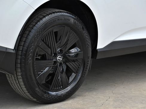 Used 2025 Nissan Murano SV FWD image 11