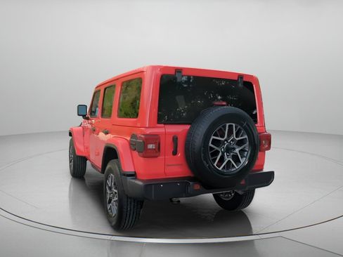Used 2026 Jeep Wrangler Unlimited Sahara AWD/4WD image 23