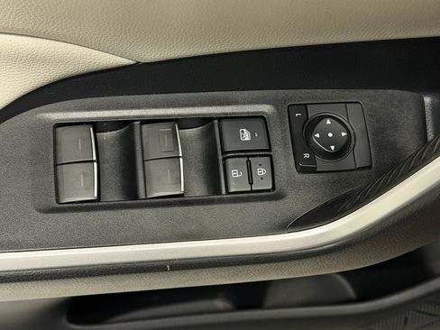 Used 2022 Toyota RAV4 XLE Premium AWD/4WD image 20
