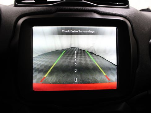 Used 2023 Jeep Renegade Latitude w/ Premium Group image 21