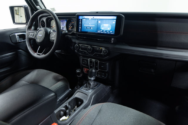 Used 2025 Jeep Wrangler Unlimited Rubicon AWD/4WD image 26