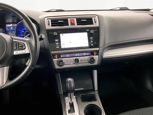 Used 2017 Subaru Outback 2.5i Premium image 9