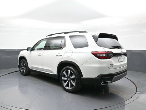 Used 2024 Honda Pilot Touring image 8
