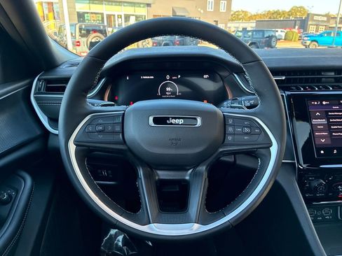 New 2025 Jeep Grand Cherokee image 14