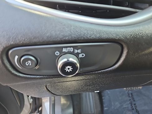 Used 2025 Chevrolet Malibu LT image 11