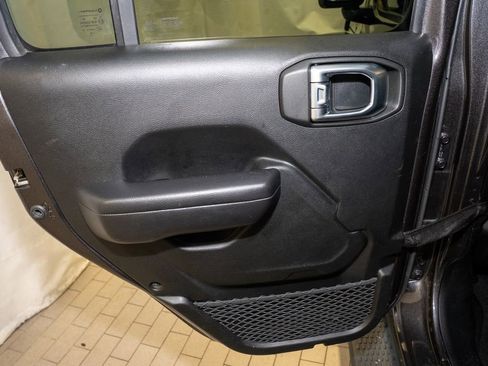 Used 2020 Jeep Wrangler Unlimited Sport S image 8