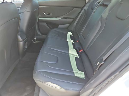 Used 2024 Hyundai Elantra Limited image 19