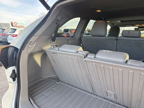 Used 2018 Toyota Highlander XLE image 29