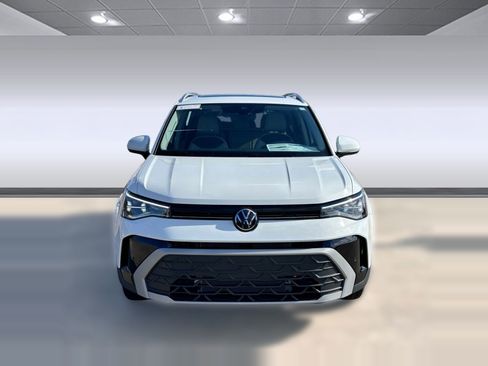 New 2026 Volkswagen Taos SE image 5