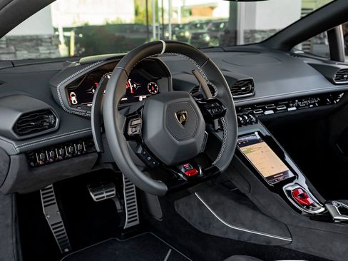 Used 2024 Lamborghini Huracan Sterrato AWD/4WD image 18