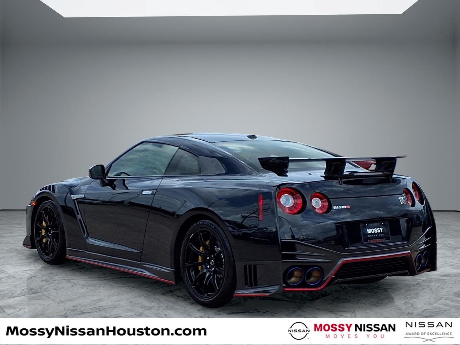Used 2020 Nissan GT-R NISMO AWD/4WD image 2