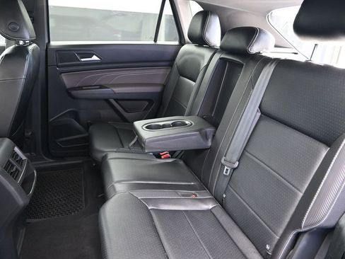 Used 2022 Volkswagen Atlas Cross Sport SE w/ Panoramic Sunroof Package image 13