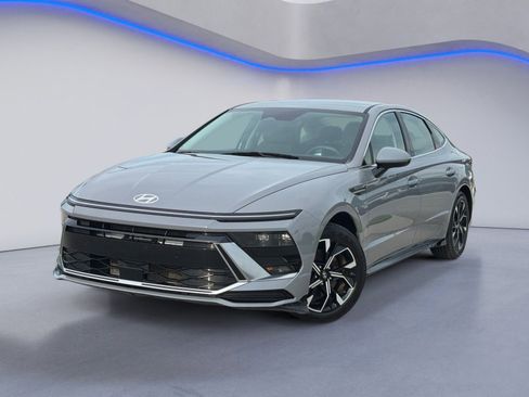 Used 2024 Hyundai Sonata SEL FWD image 2