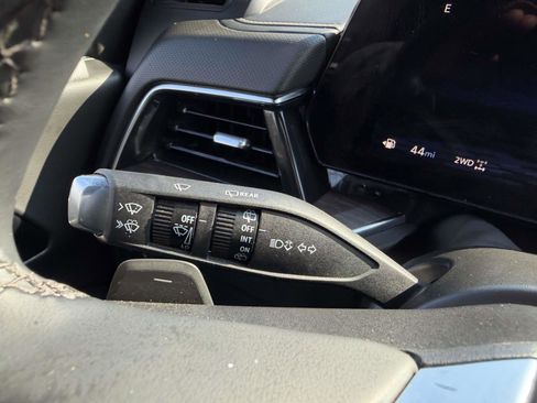 Certified 2025 Chevrolet Suburban Premier AWD/4WD image 30