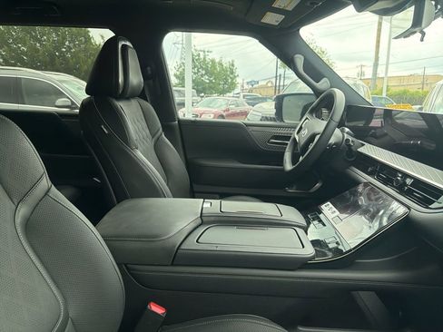 Certified 2026 INFINITI QX80 Autograph w/ Premium Cargo Package image 3