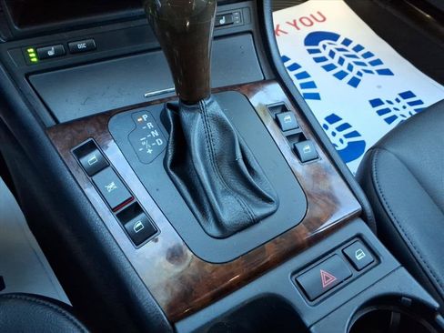 Used 2005 BMW 325i Sedan image 23