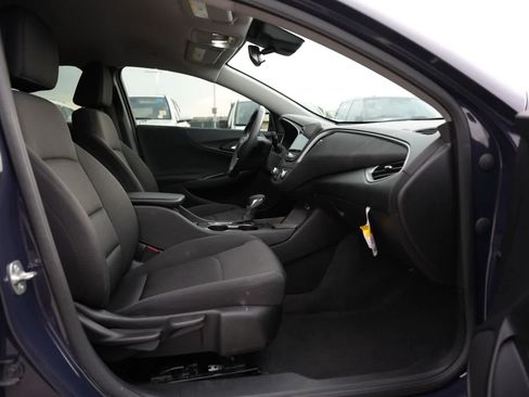 Used 2025 Chevrolet Malibu RS FWD image 22