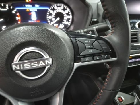 Used 2025 Nissan Altima 2.5 SR w/ SR Premium Package image 21