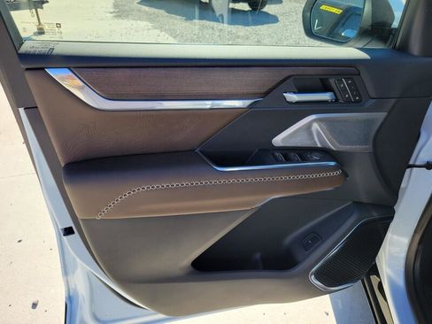 New 2026 GMC Acadia Denali Ultimate w/ LPO, Floor Liner Package FWD image 27