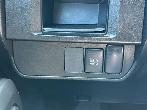 Used 2019 Toyota Tacoma SR image 19