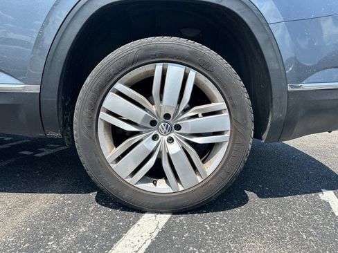 Used 2018 Volkswagen Atlas SEL Premium AWD/4WD image 4