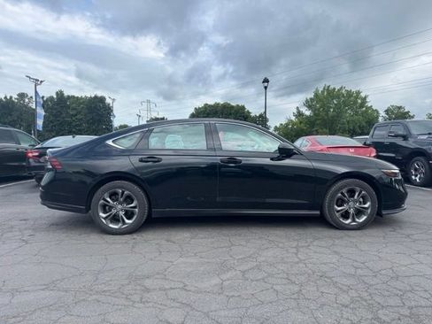 Used 2023 Honda Accord EX image 1