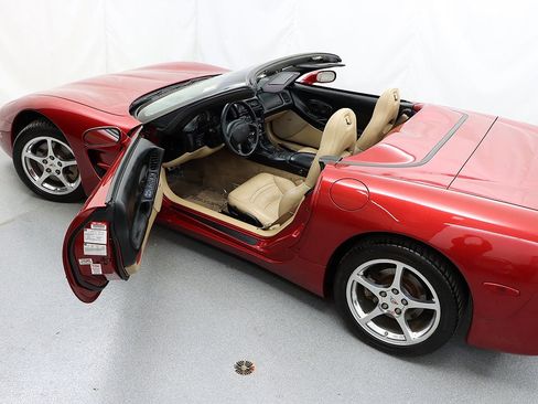 Used 2002 Chevrolet Corvette Convertible w/ Preferred Equipment Group2 RWD image 11