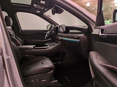 Used 2023 Hyundai Palisade Calligraphy image 11