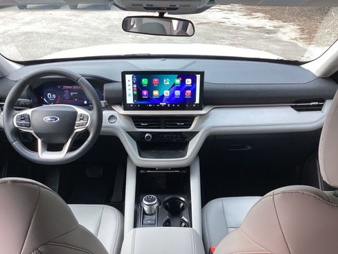 Used 2025 Ford Explorer Active w/ Active Comfort Package image 46