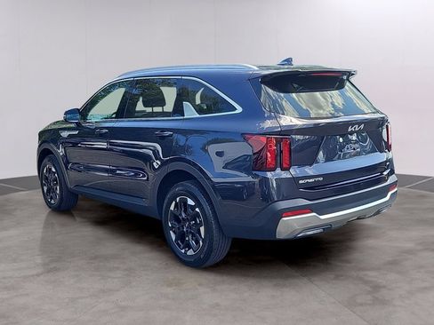 Certified 2025 Kia Sorento S AWD/4WD image 6