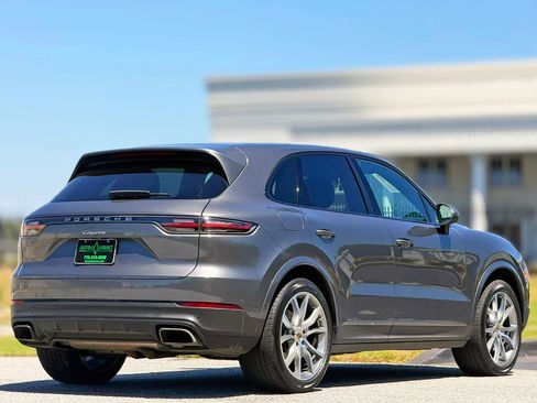 Used 2019 Porsche Cayenne image 12