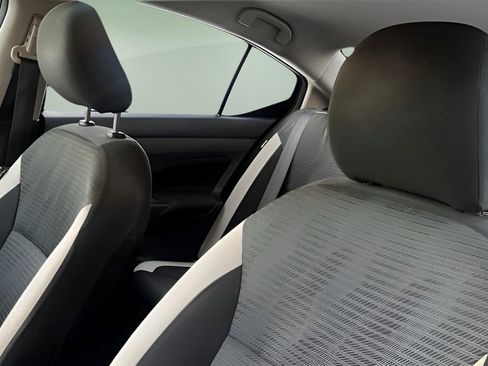 Used 2021 Nissan Versa SV image 11