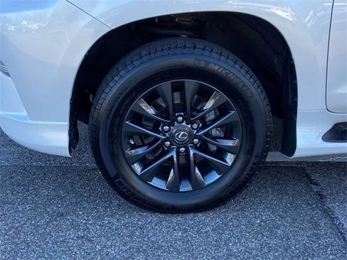 Certified 2023 Lexus GX 460 Premium image 9