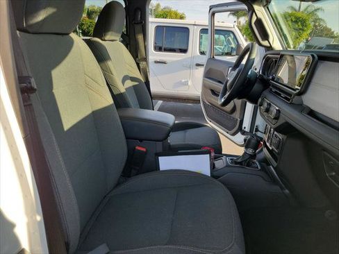 Certified 2026 Jeep Wrangler Unlimited Sahara AWD/4WD image 19