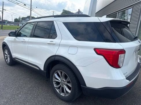 Used 2020 Ford Explorer XLT w/ Equipment Group 202A AWD/4WD image 8