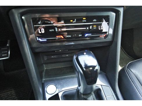 Used 2024 Volkswagen Tiguan SE R-Line image 20