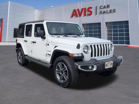 Used 2023 Jeep Wrangler Unlimited Sahara w/ Cold Weather Group AWD/4WD image 9