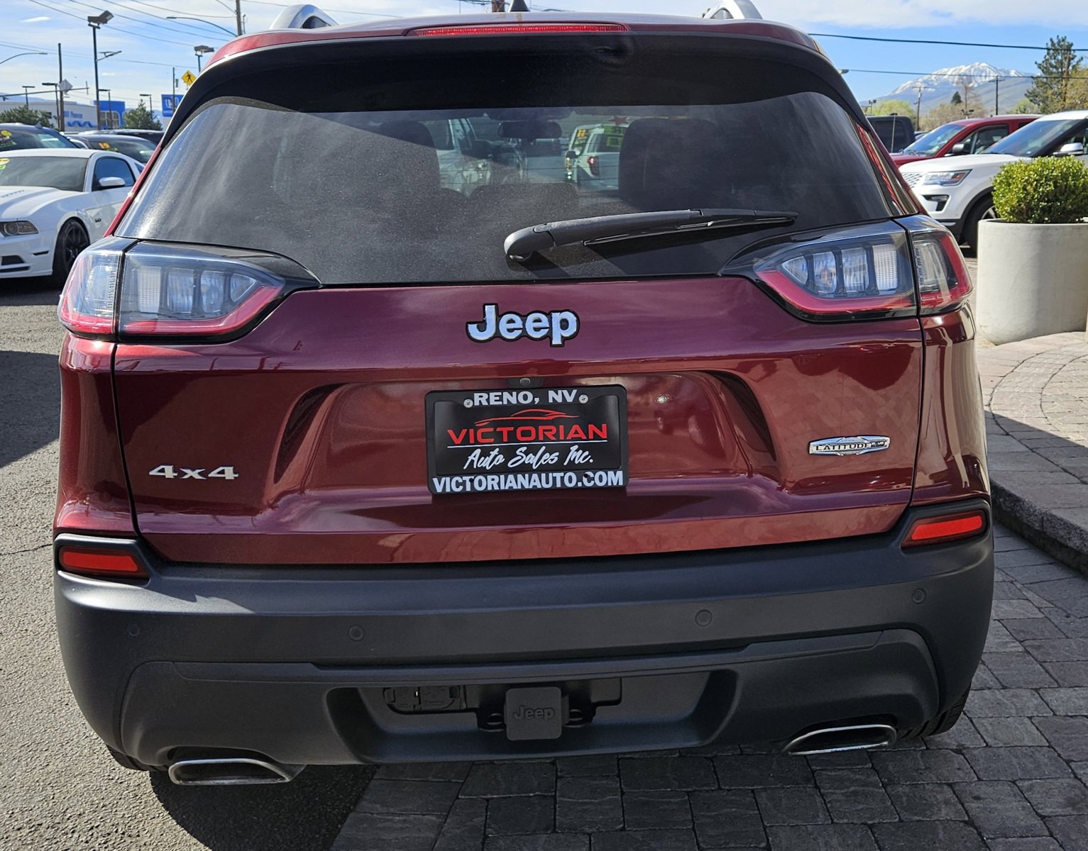 Used 2020 Jeep Cherokee Latitude Plus w/ Trailer Tow Group AWD/4WD image 6