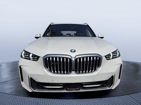 Used 2024 BMW X5 xDrive40i w/ Premium Package AWD/4WD image 8
