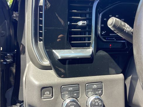 Used 2022 GMC Sierra 1500 Elevation image 24