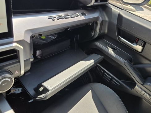 Used 2024 Toyota Tacoma TRD Sport image 22
