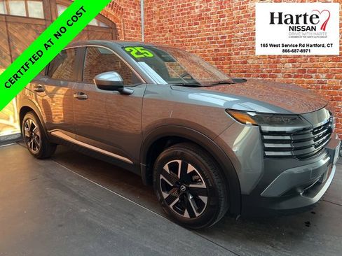 Used 2025 Nissan Kicks SV image 6