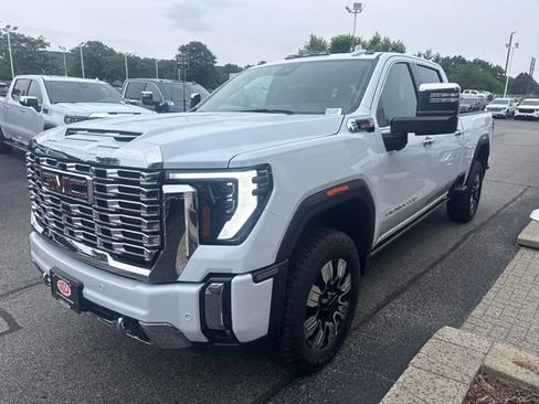 New 2026 GMC Sierra 2500 Denali w/ Denali Reserve Package AWD/4WD image 3