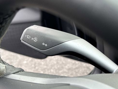 Used 2019 Tesla Model 3 Standard Range image 9