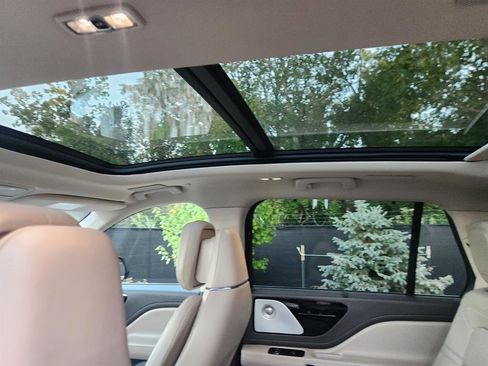 Used 2022 Lincoln Aviator Reserve w/ Equipment Group 201A image 31