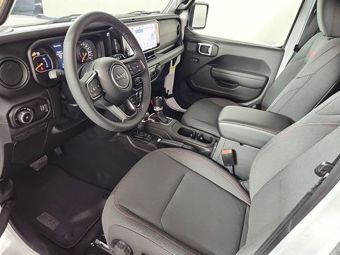New 2025 Jeep Wrangler Unlimited Rubicon w/ Technology Group image 19
