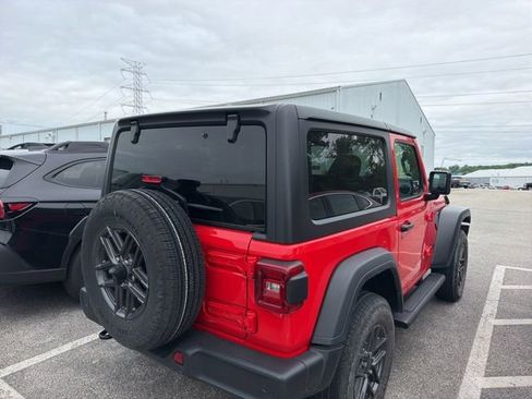 Used 2024 Jeep Wrangler Sport AWD/4WD image 4